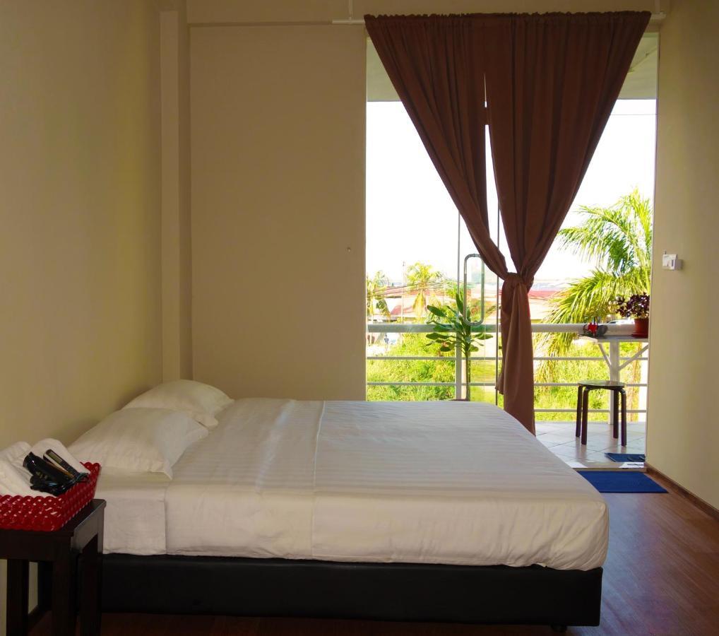 Ae Semporna Guesthouse 极潜旅店 Exterior photo