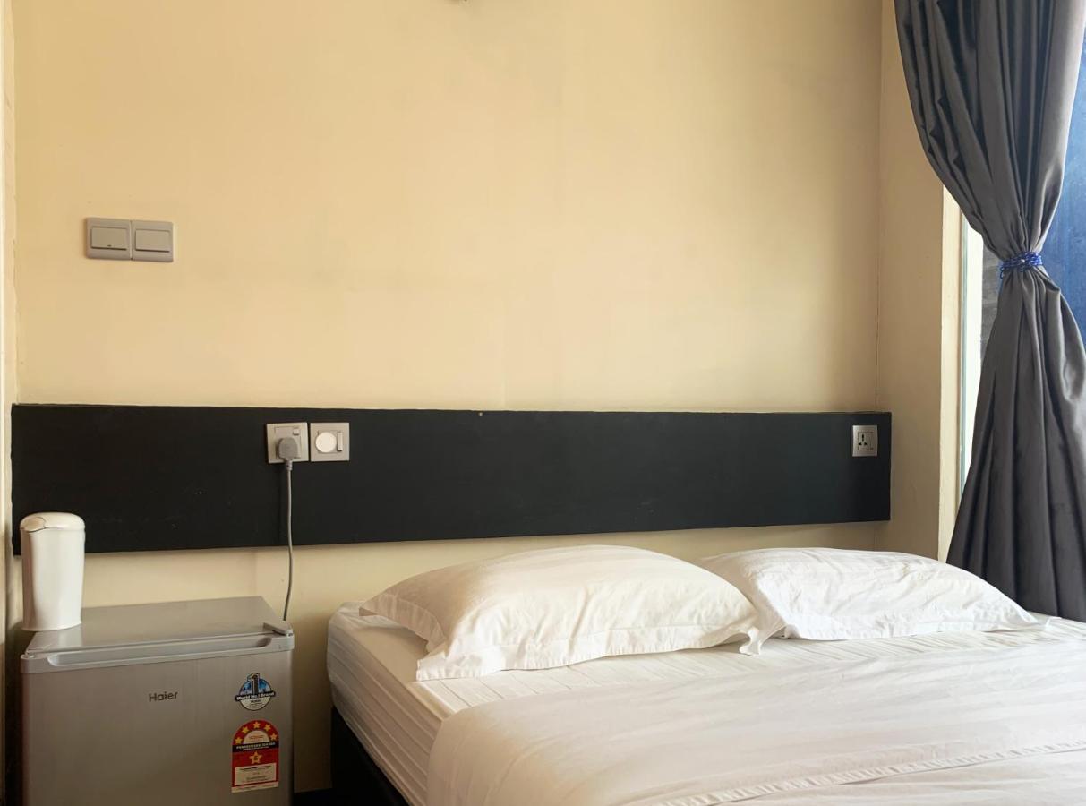 Ae Semporna Guesthouse 极潜旅店 Exterior photo